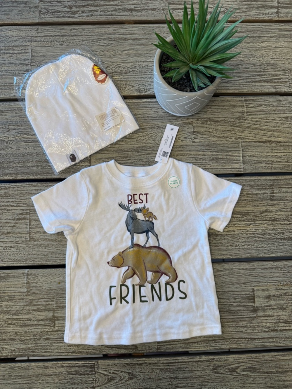NWT Set of White Beenie Hat & "Best Friends" Kids Tee w Animal Graphic, Sz 12mo